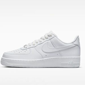 Men’s white Nike Air Force 1